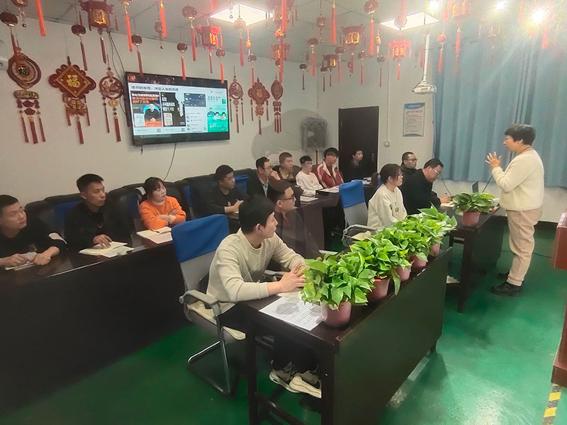 思維破繭，共赴成長(zhǎng)：北京鋁型材彎弧加工廠共讀聯(lián)盟學(xué)習(xí)小組進(jìn)階之旅