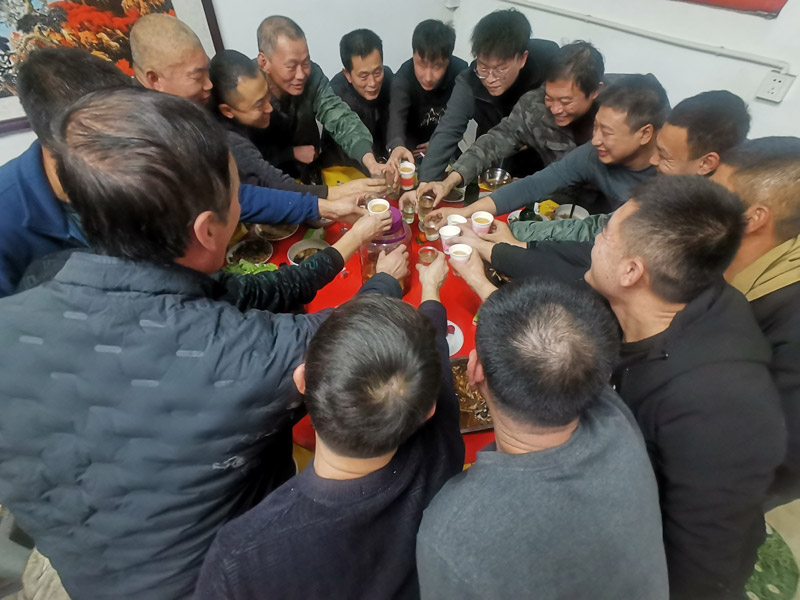 《感恩有你，“職”迎新生——北京型材拉彎廠感恩節特別聚餐》